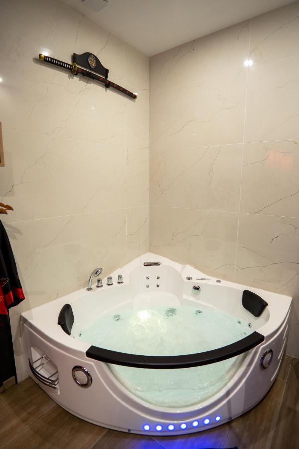 Capsule Japon - Jacuzzi - Netflix & Ecran Cinema - Xbox Apartment Trith-Saint-Leger Екстериор снимка
